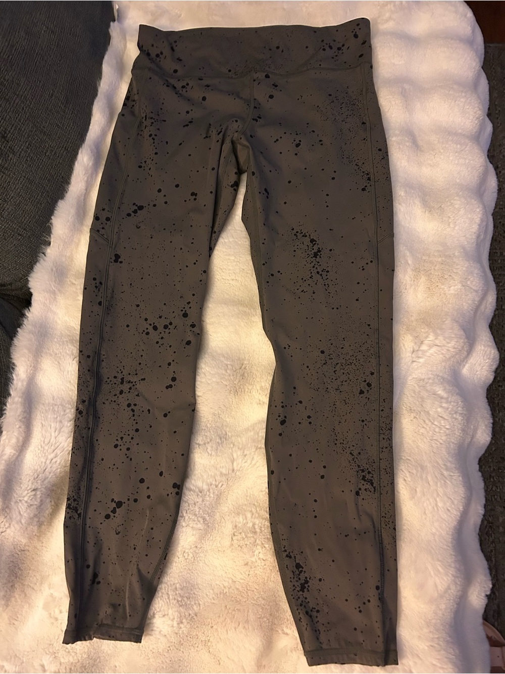 Vuori Kids Leggings in Charcoal with Black Splatter